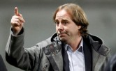 Jean-Guy Wallemme sera toujours sur le banc auxerrois la saison prochaine. (Reuters)